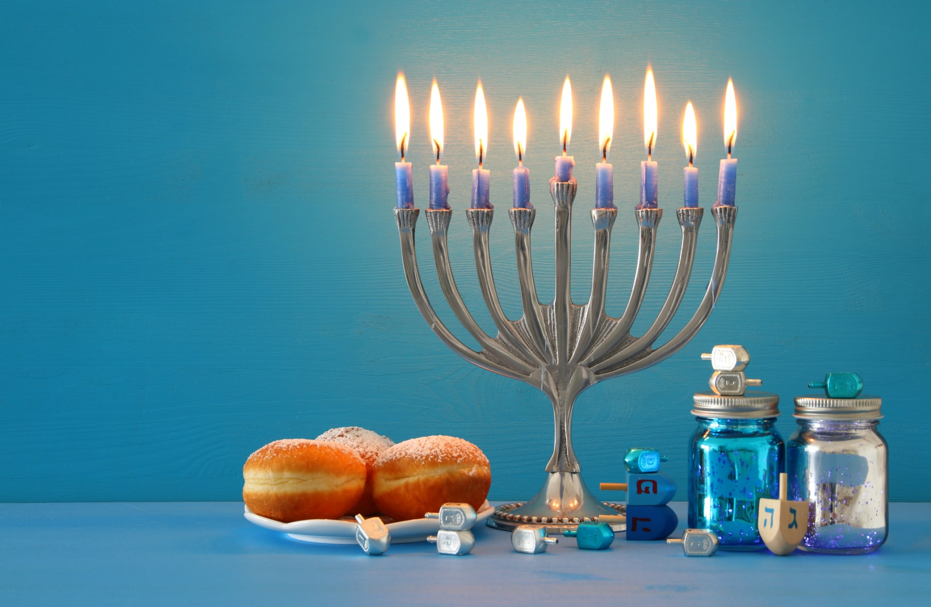 Právě probíhá chanuka: co víte o “židovských Vánocích”?