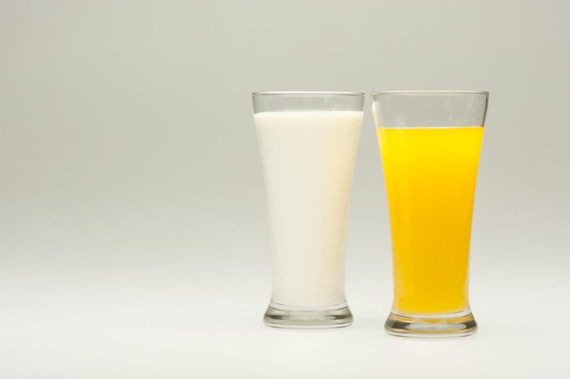 Mléko nebo pomerančový džus?