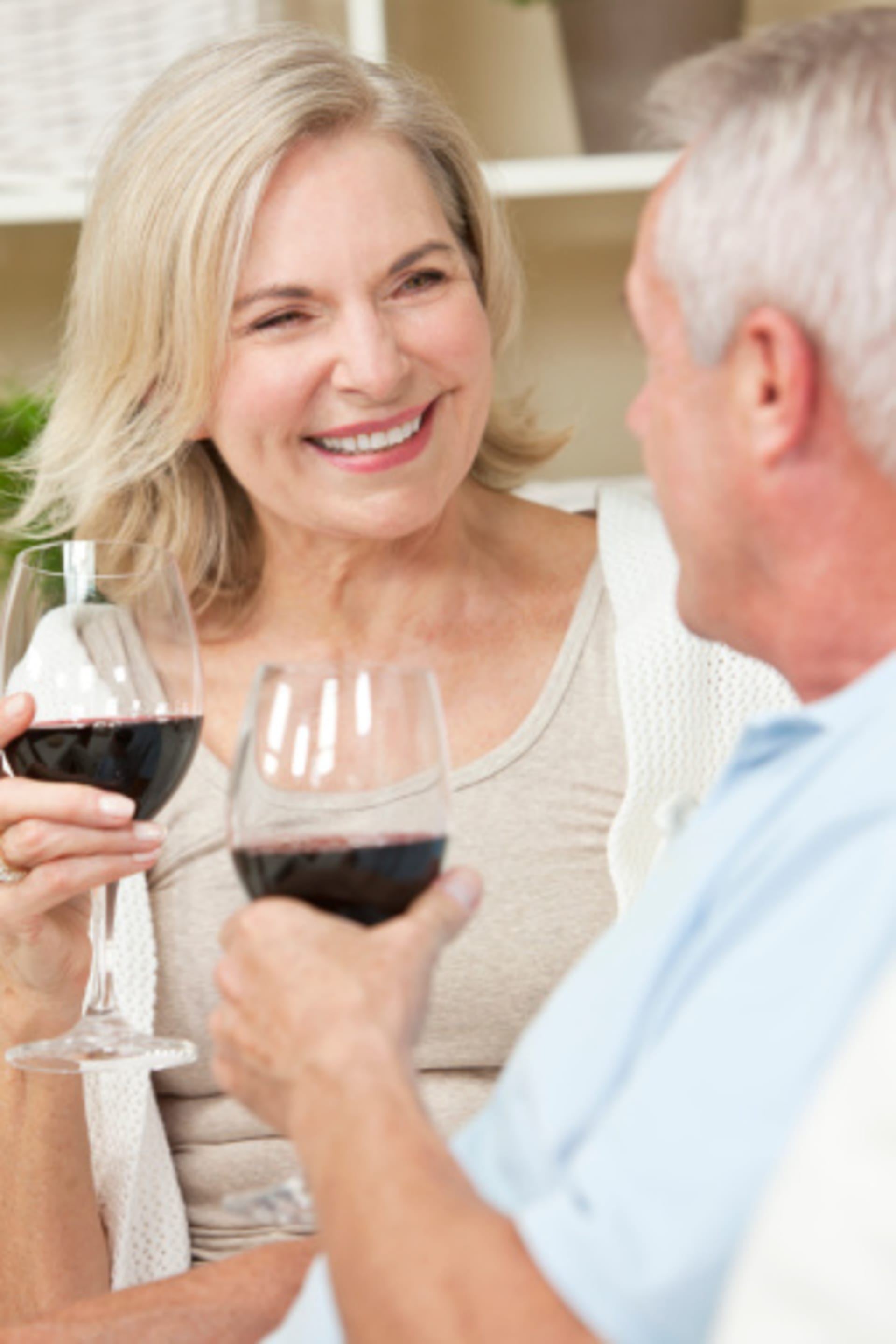 Červené víno je účinné proti stárnutí
