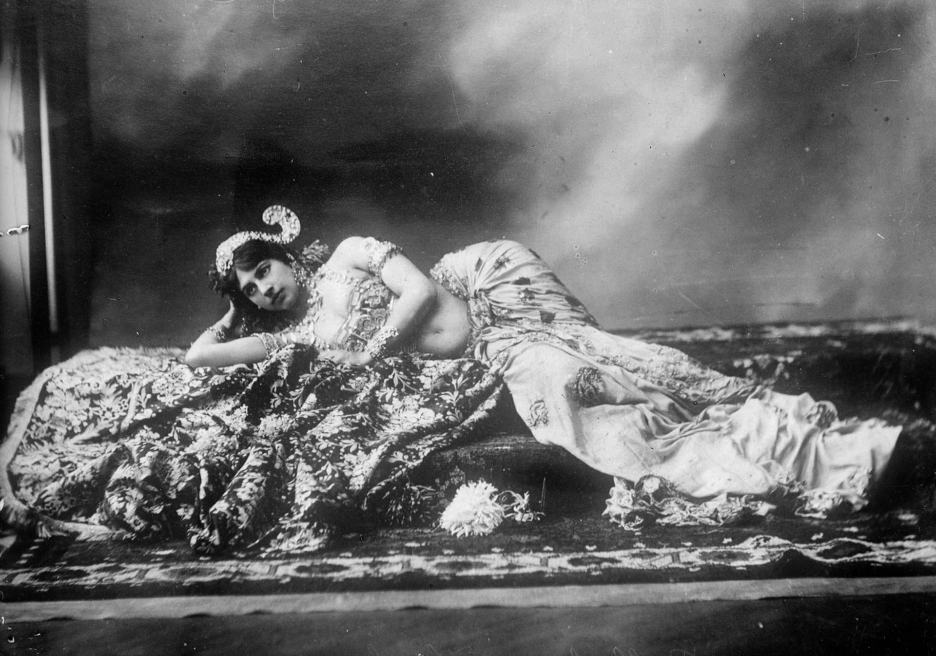 Svůdná Mata Hari jako tanečnice, femme fatale i špionka 4