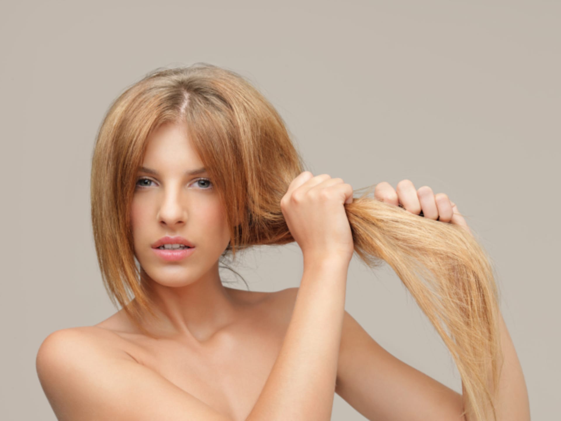 5 tipů, jak přírodní cestou omezit padání vlasů