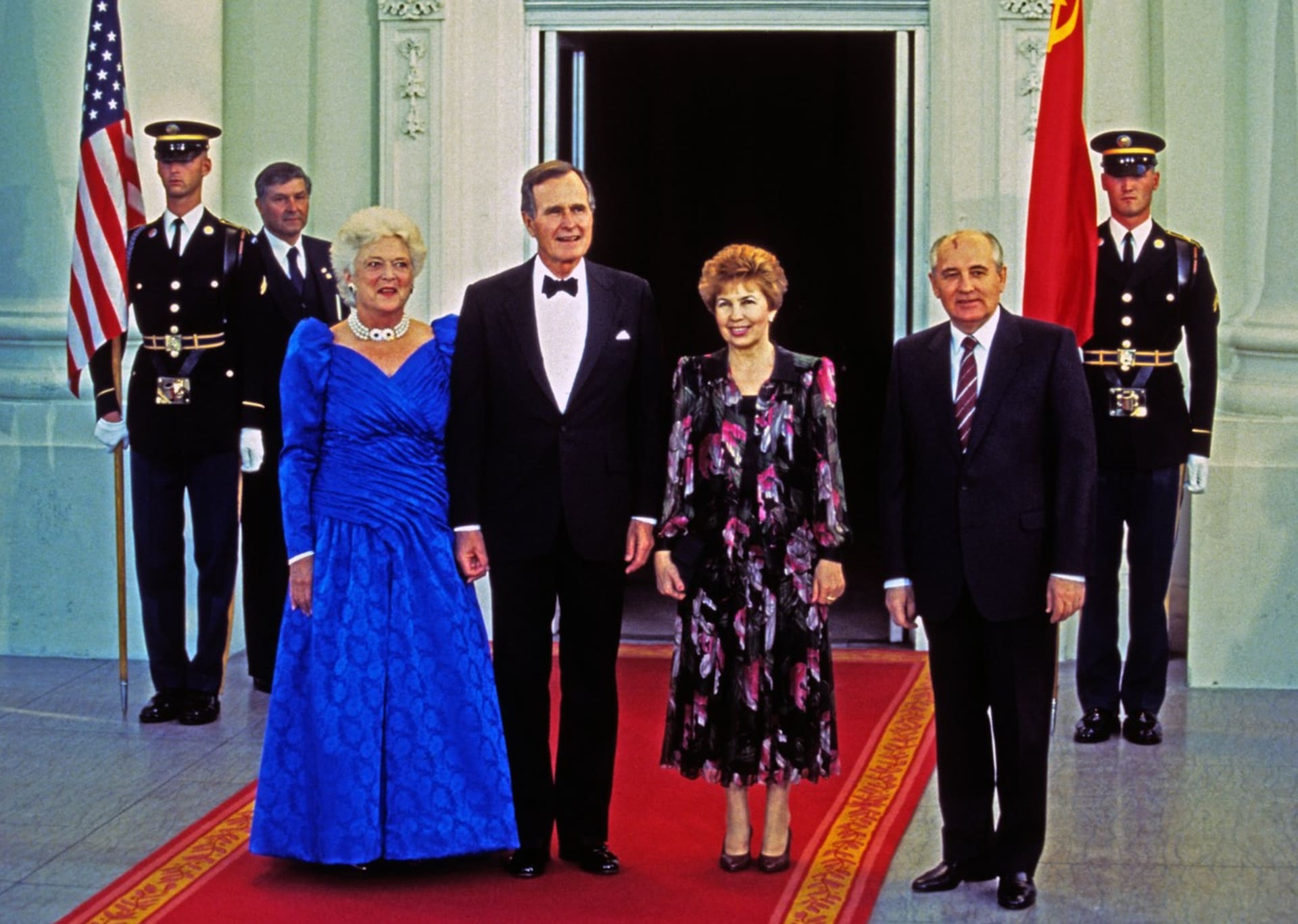 Raisa Gorbačovová - setkání s Bushovými