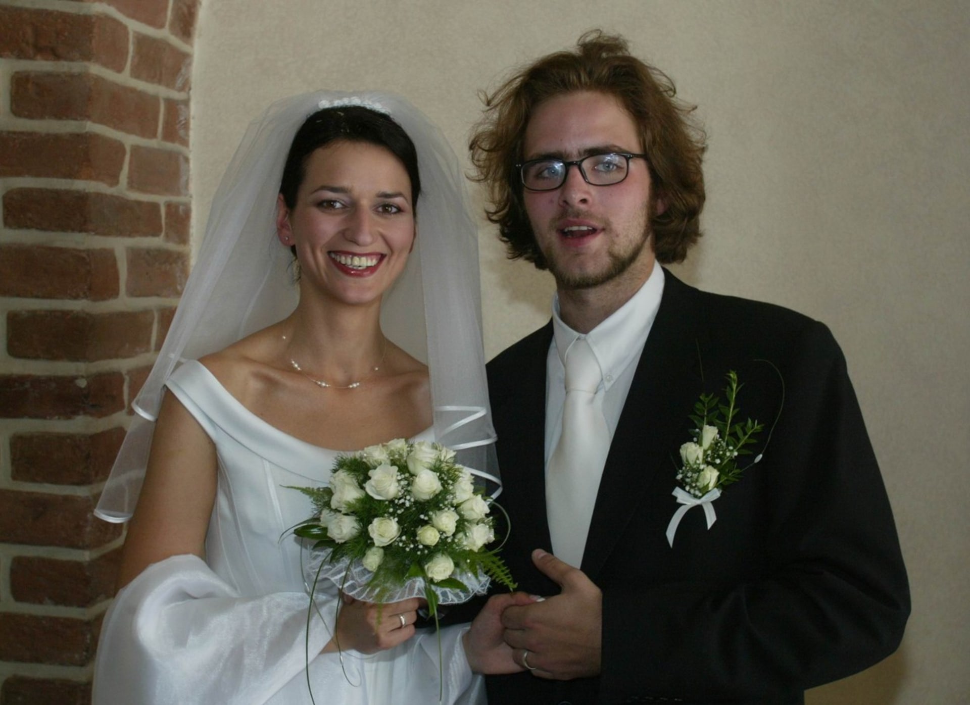 Jejím prvním manželem byl Ondřej Brousek, kterého si vzala v roce 2002 a s nímž má dceru Nelu