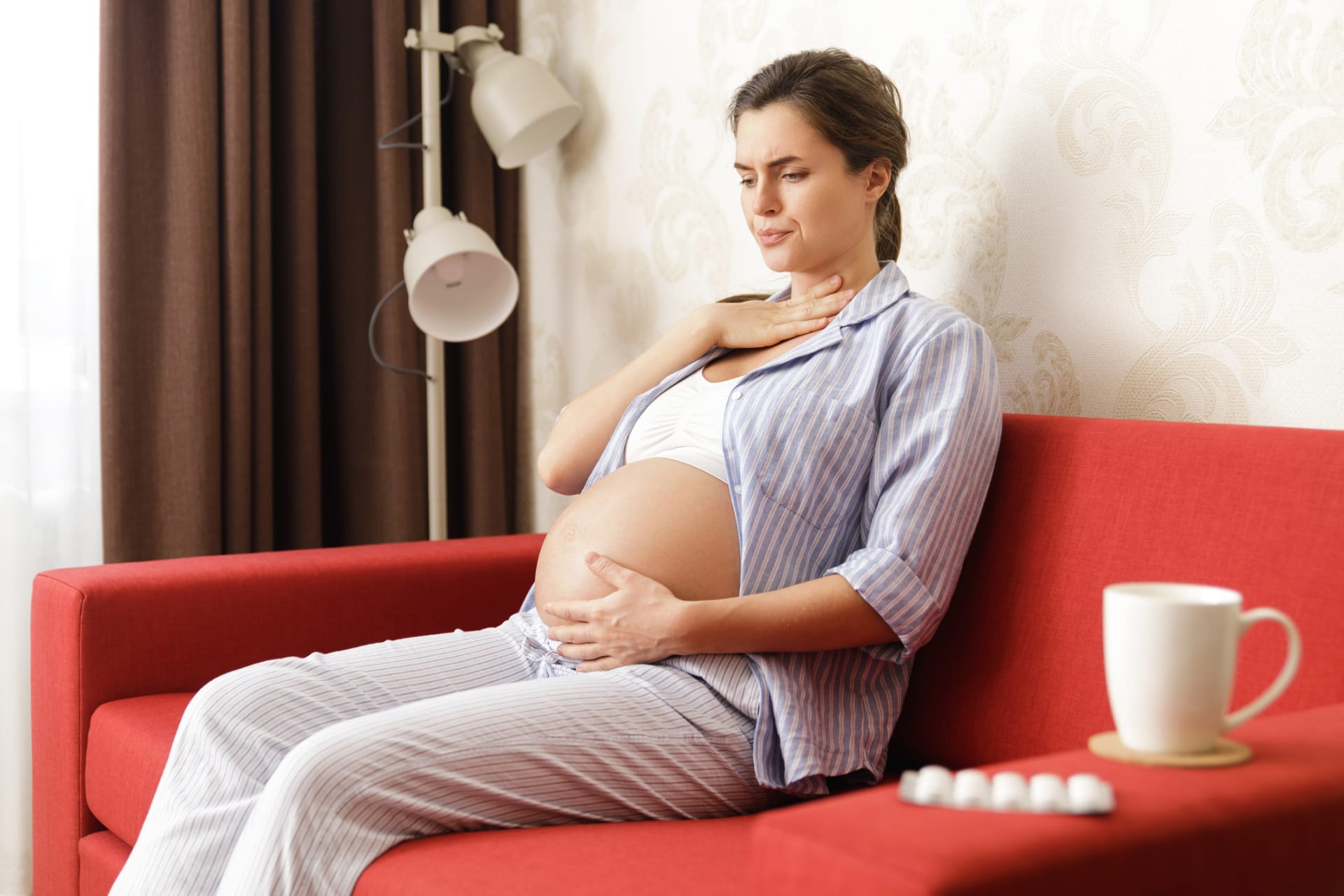 Ne všechny přírodní léky jsou vhodné v těhotenství. Vyloženě škodlivé a rizikové mohou být některé bylinky.