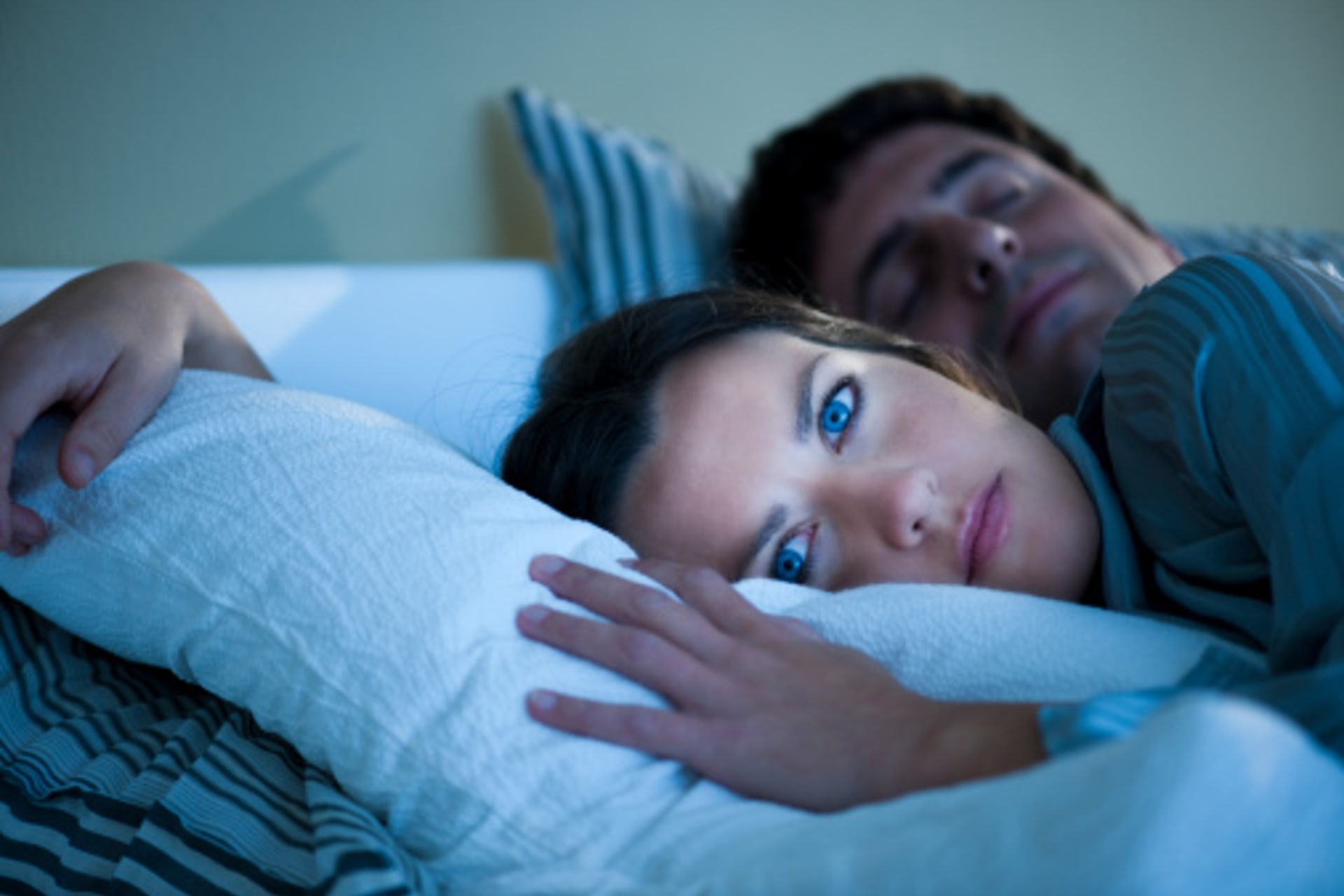 Nespavost: Proč nás trápí a jak vlastně vzniká?
