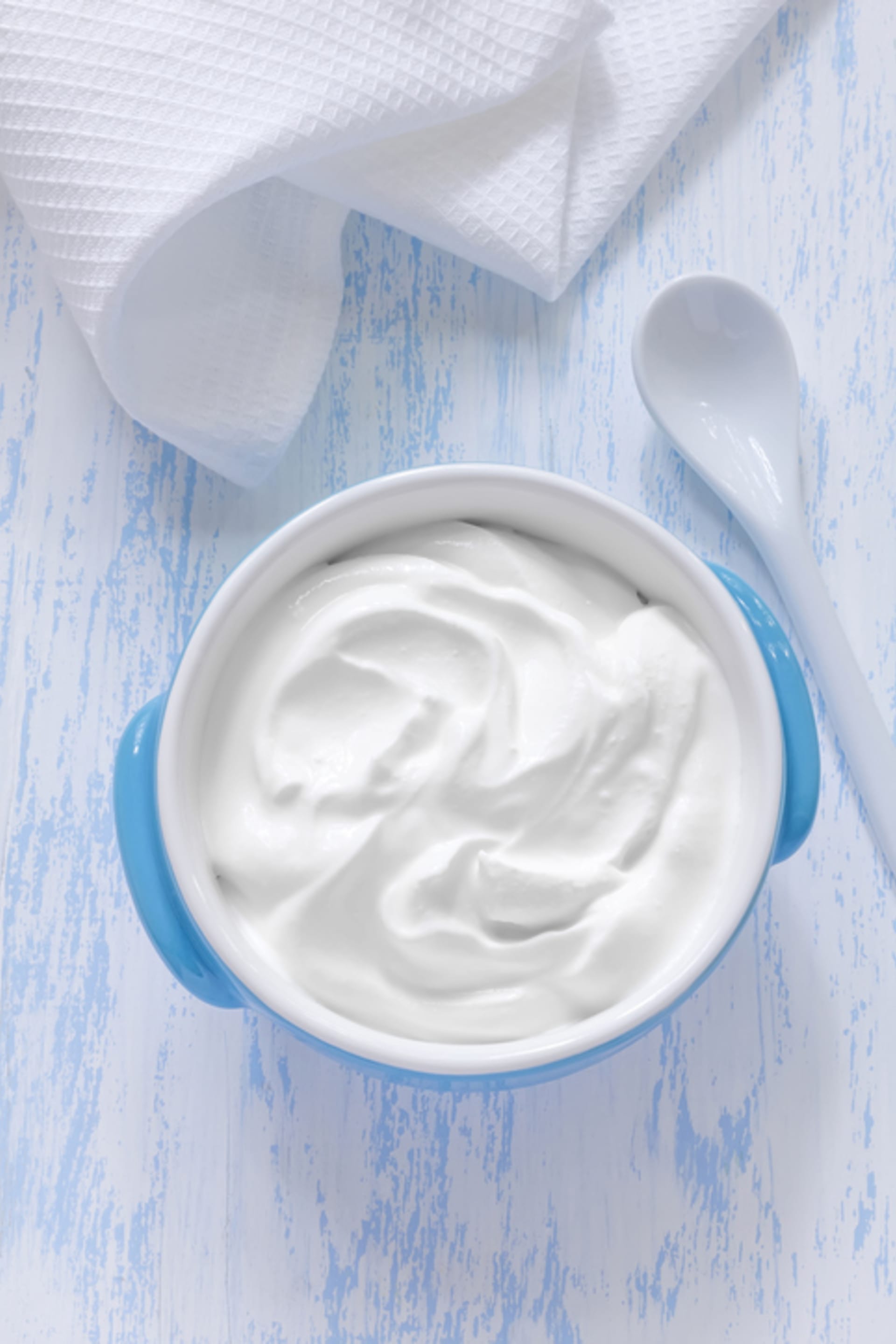 7 způsobů, jak odstranit make-up bez klasického odličovače jogurt