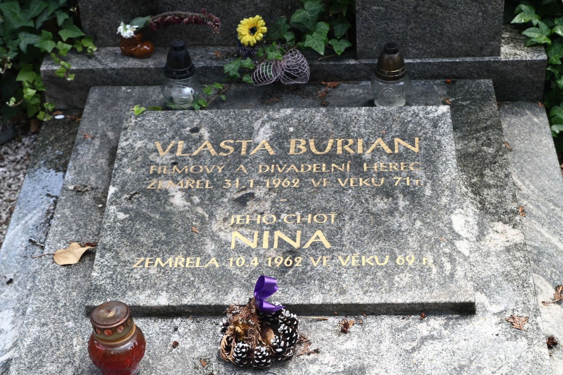 Hrob Vlasty Buriana a jeho choti Niny na Vyšehradě