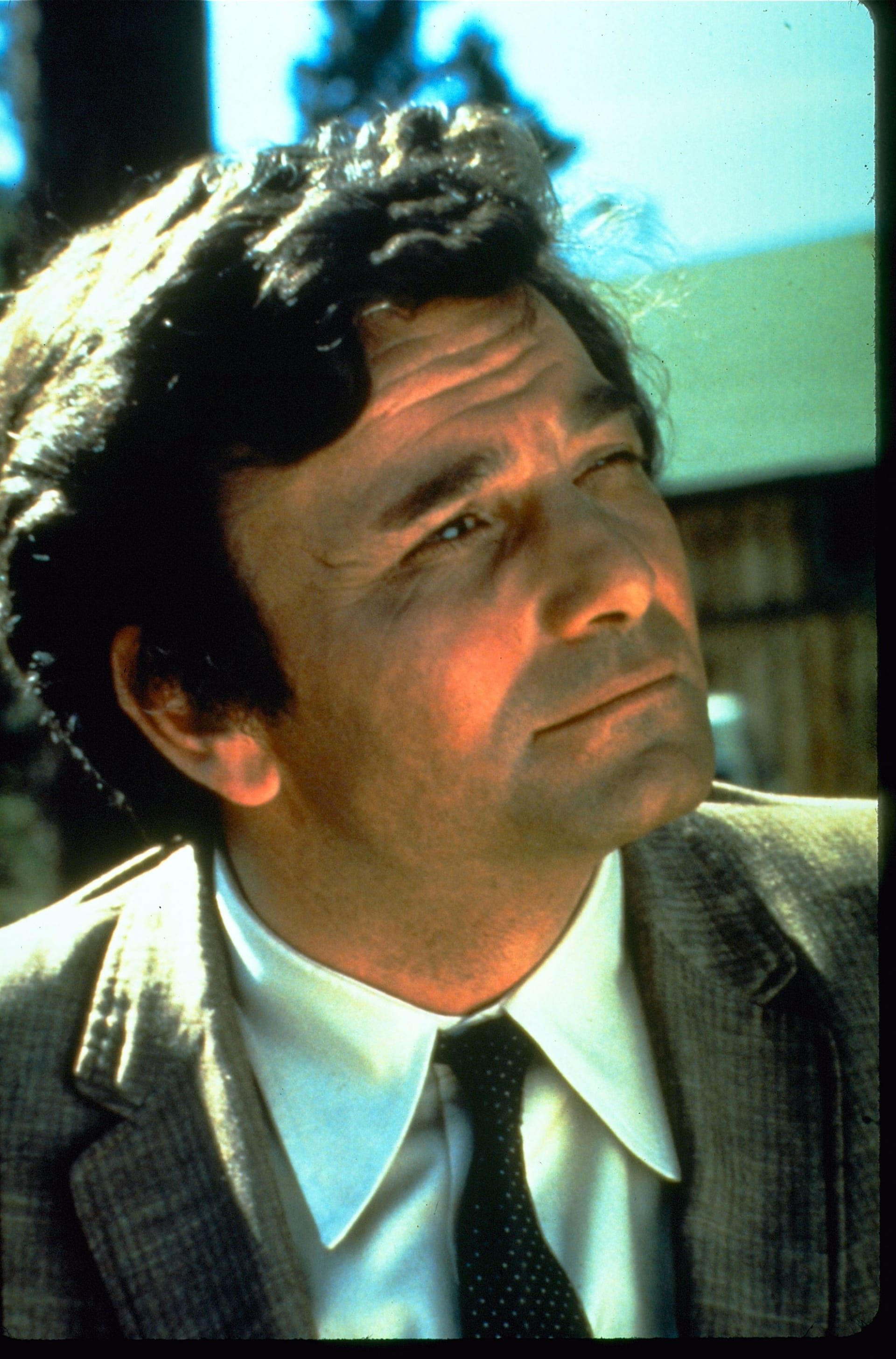 První epizodu seriálu Columbo režíroval tehdy neznámý Steven Spielberg.