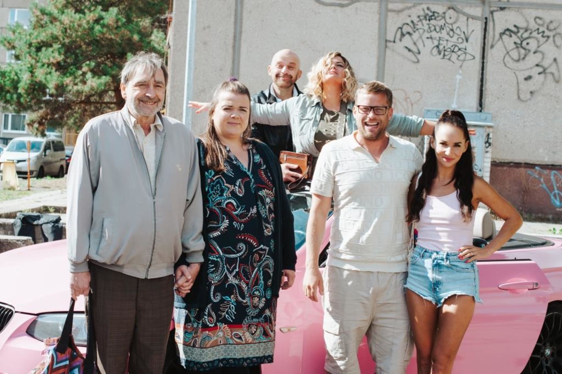Režisér Vojtěch Moravec začal natáčet komedii Hádkovi, o rodině, která se pořád hádá.