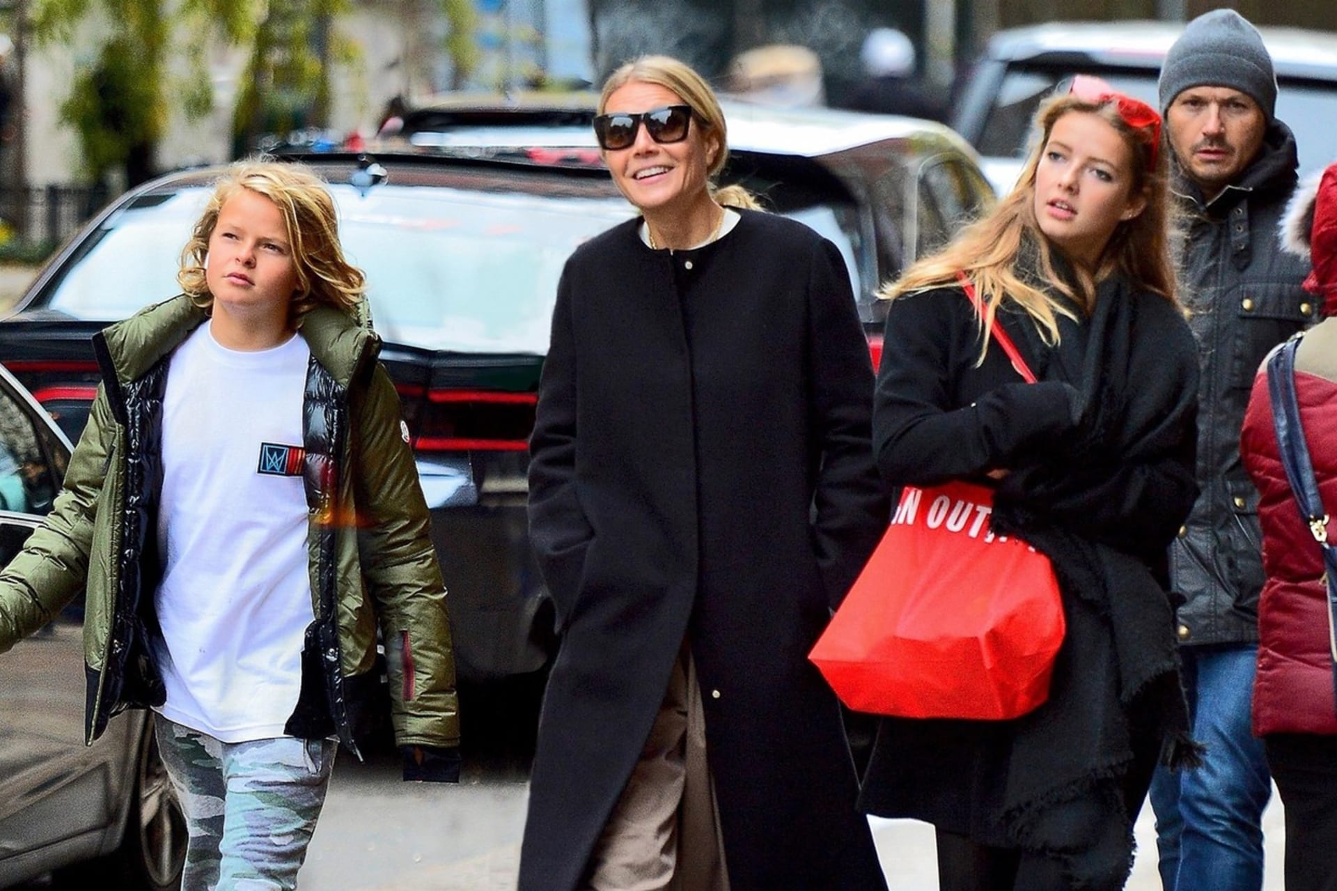 Gwyneth Paltrow a její dvě děti na nákupech