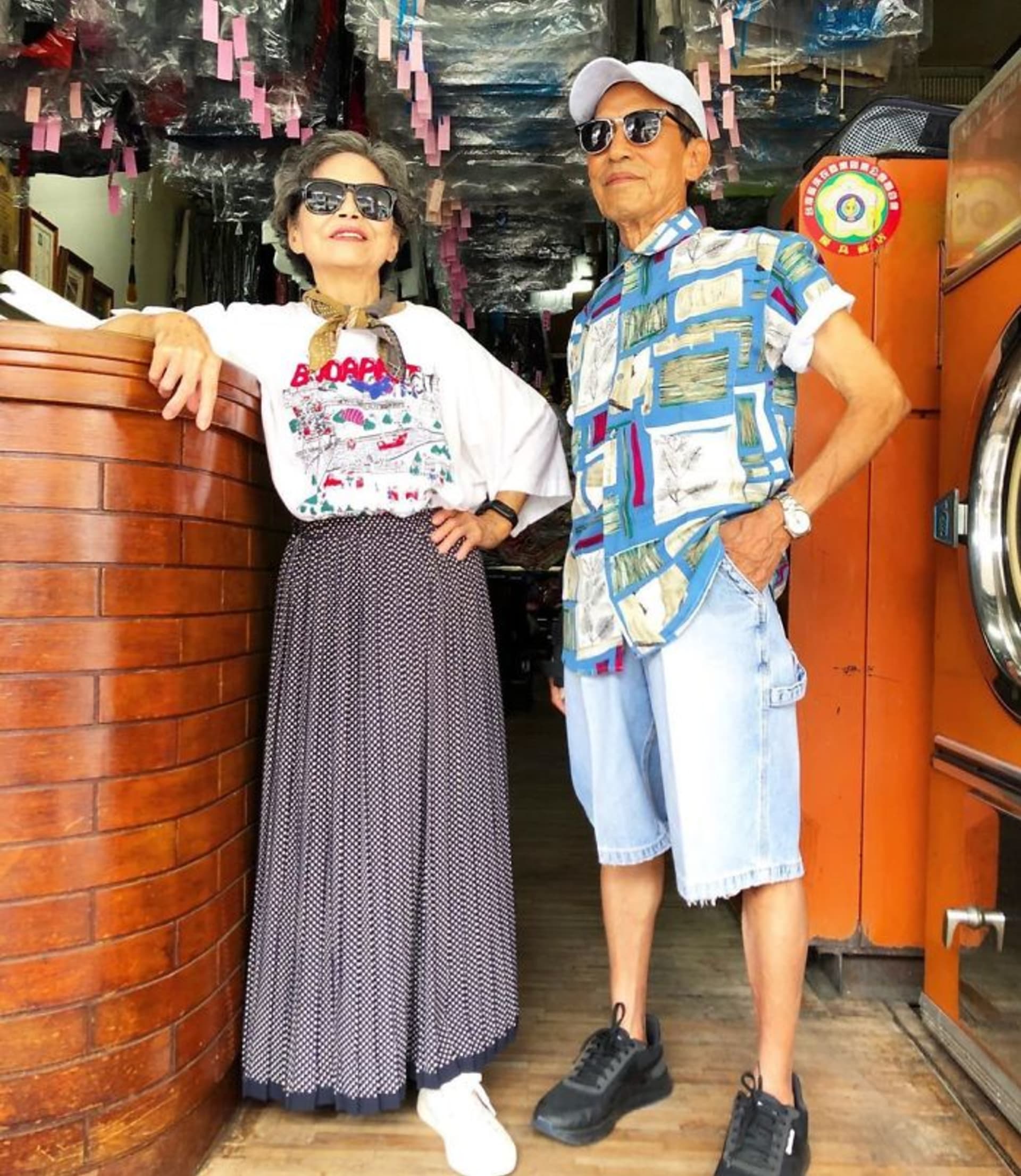 80 letý pár je hitem sociálních sítích. Tvoří outfity z oblečení, které zbylo v prádelně 3