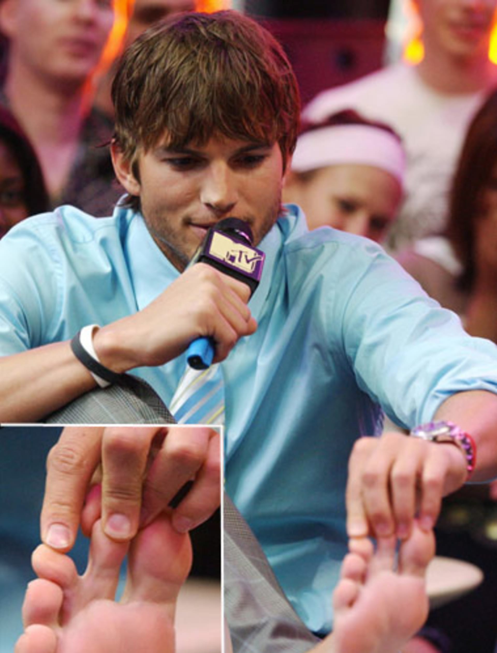 Ashton Kutcher prsty