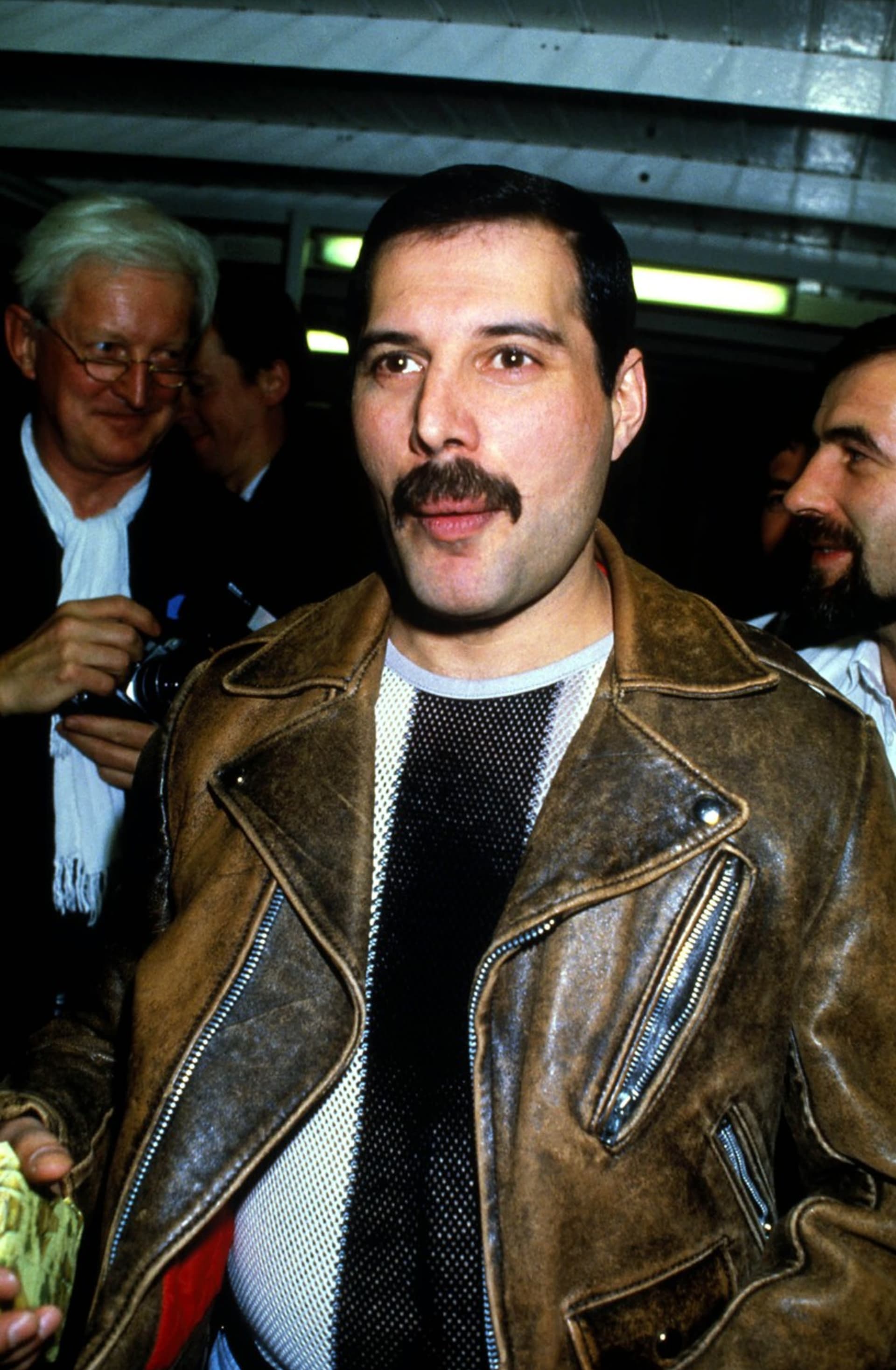Zpěvák Freddie Mercury v roce 1988. Tři roky před svou smrtí. 