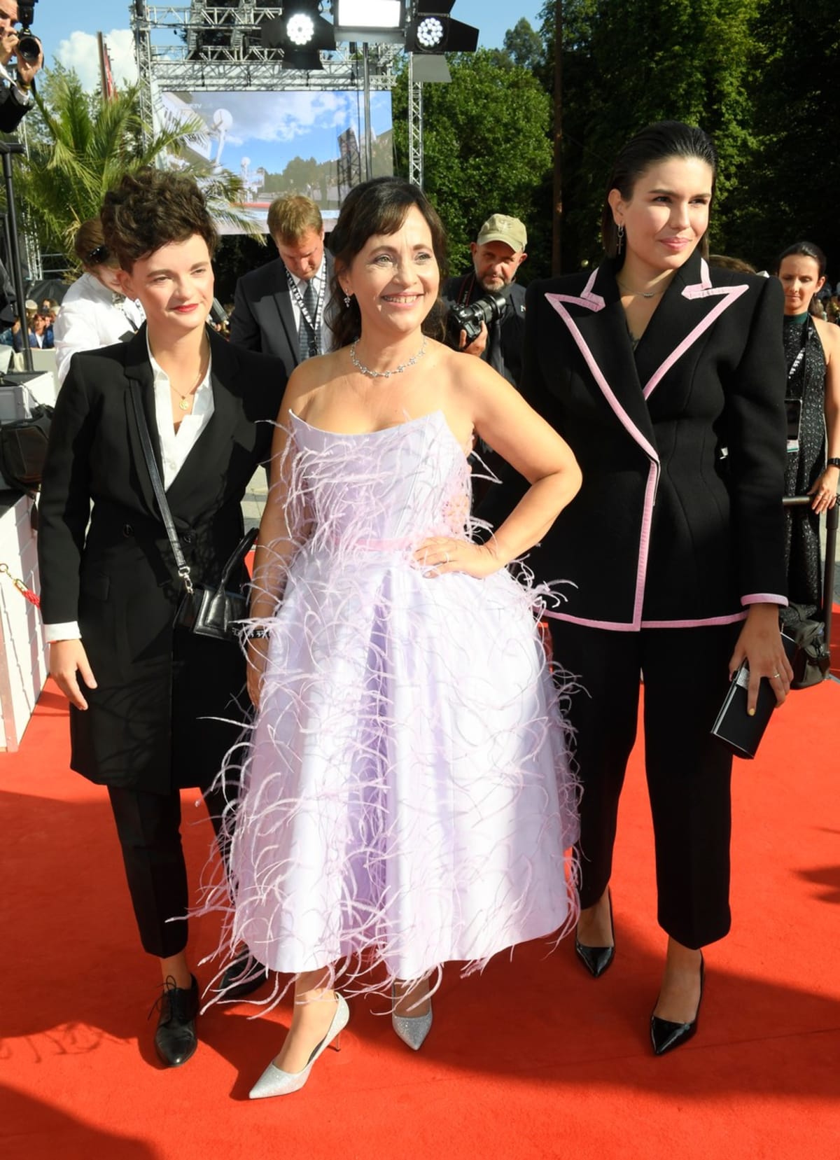 Herečka Alena Mihulová s dcerou a její přítelkyní na Mezinárodním filmovém festivalu Karlovy Vary