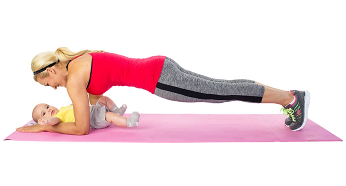 Prkno neboli plank - Tímto komplexním cvikem posílíte hlavně břišní svaly, včetně těch hluboko uložených. Vydržte v této pozici co nejdéle.