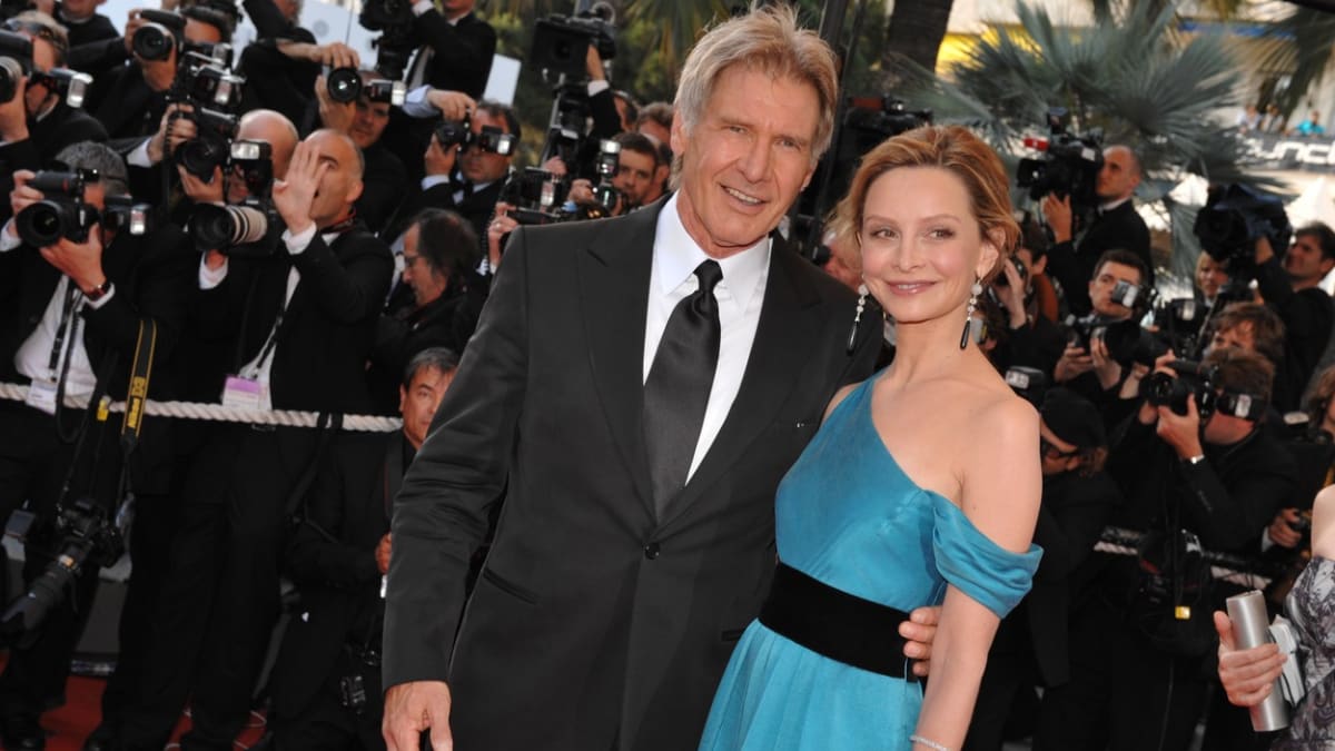 Harrison Ford (77) a Calista Flockhart (55) – věkový rozdíl: 22 let, délka manželství: 10 let