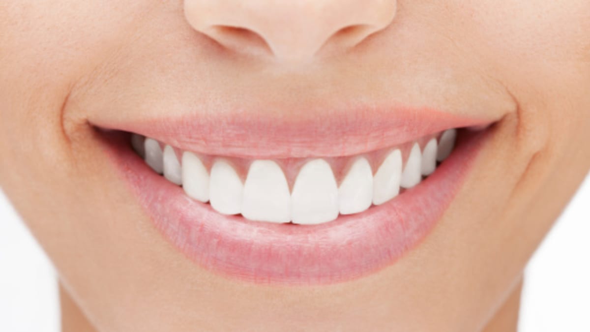 Mýtus č.1: Zářivě bílé zuby zaručují zdravý organismus