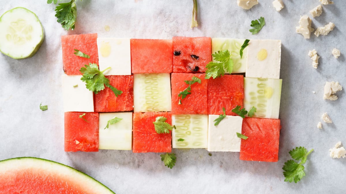 Udělejte si salát z melounu, okurky a sýru Feta