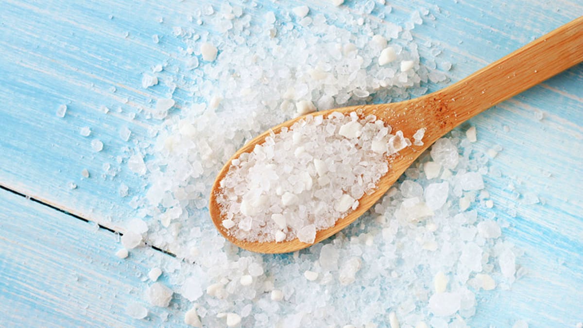 10 užitečných rad, jak využít v domácnosti sůl