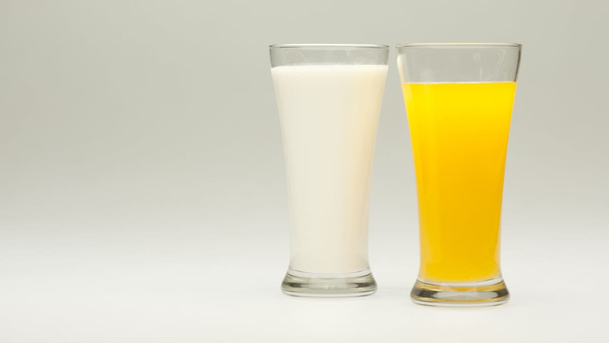 Mléko nebo pomerančový džus?