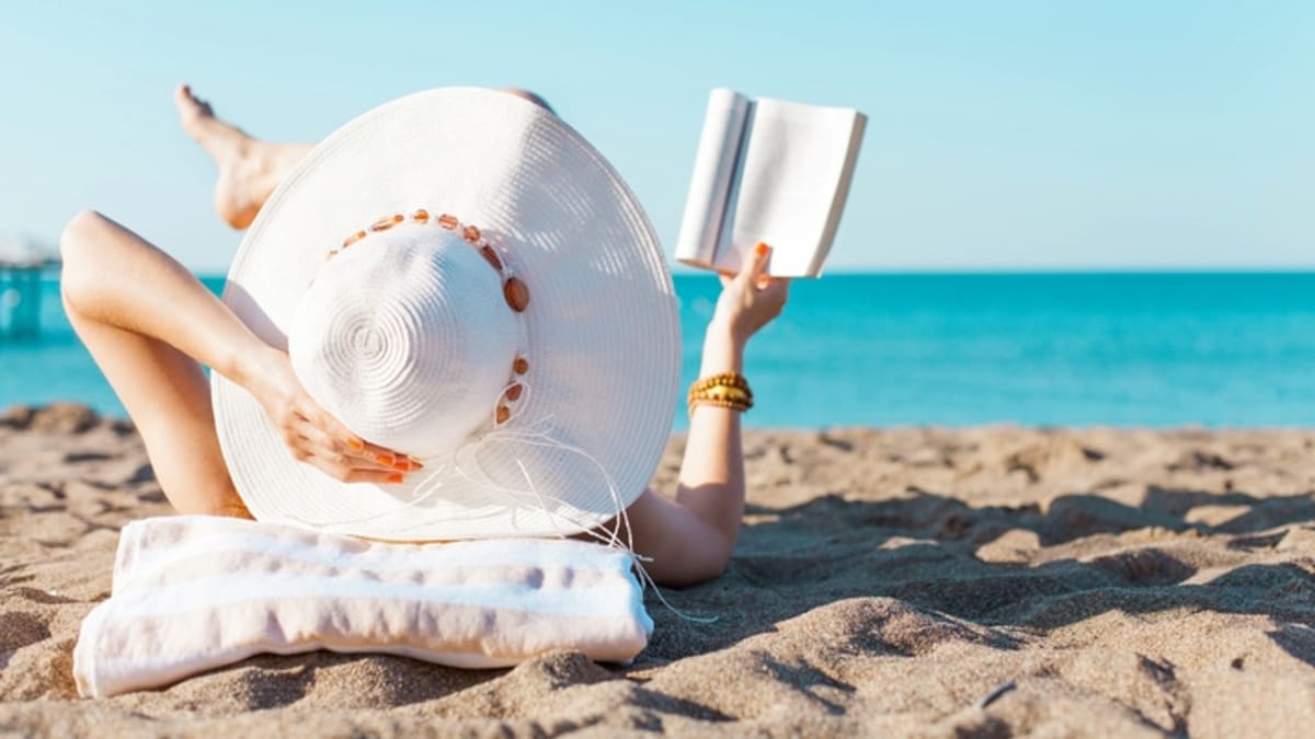Letní čtení: 7 knih, které stojí za to vzít na dovolelenou