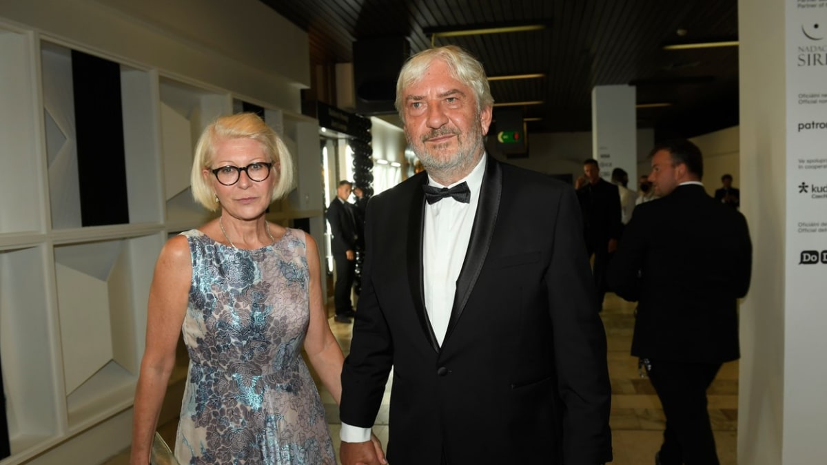 Miroslav Donutil s manželkou na filmovém festivalu v Karlových Varech