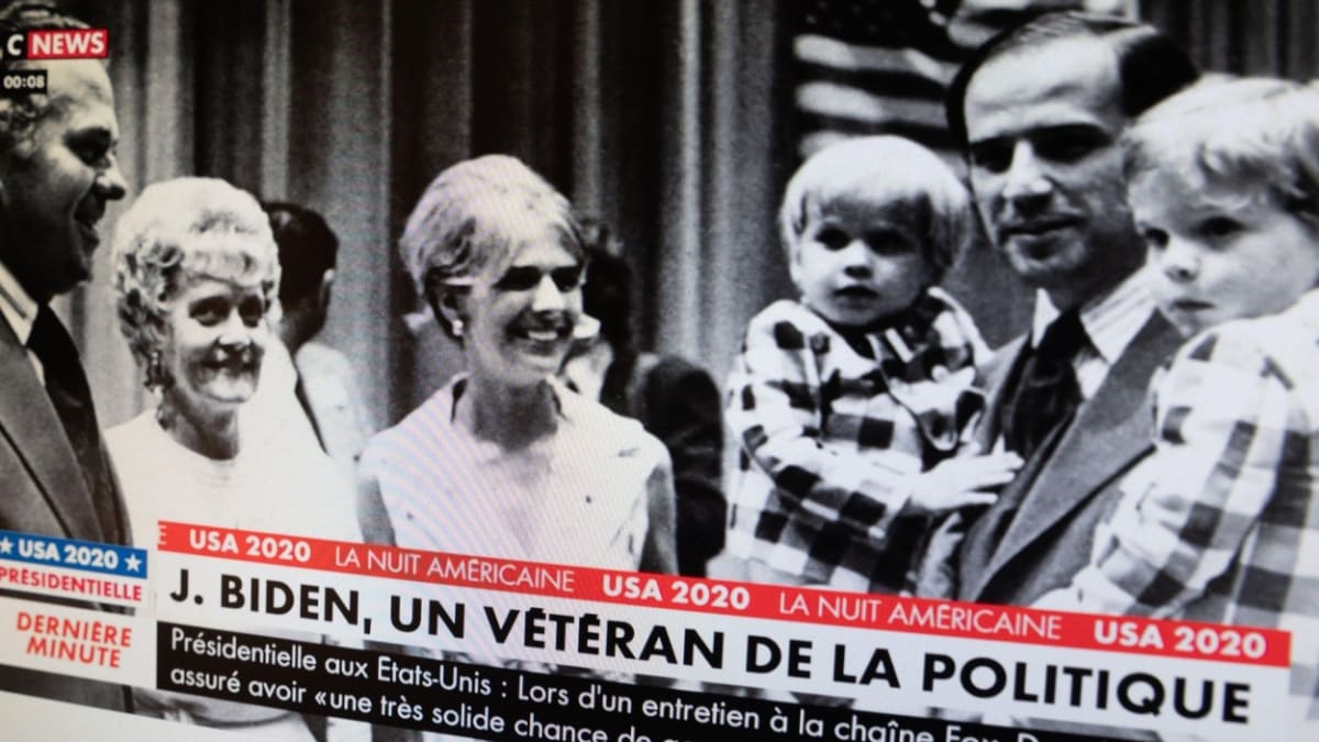 Joe Biden s první manželkou Neilií a oběma syny v roce 1972, krátce předtím, než Neilia a jejich roční dcerka tragicky zahynuly při autonehodě.