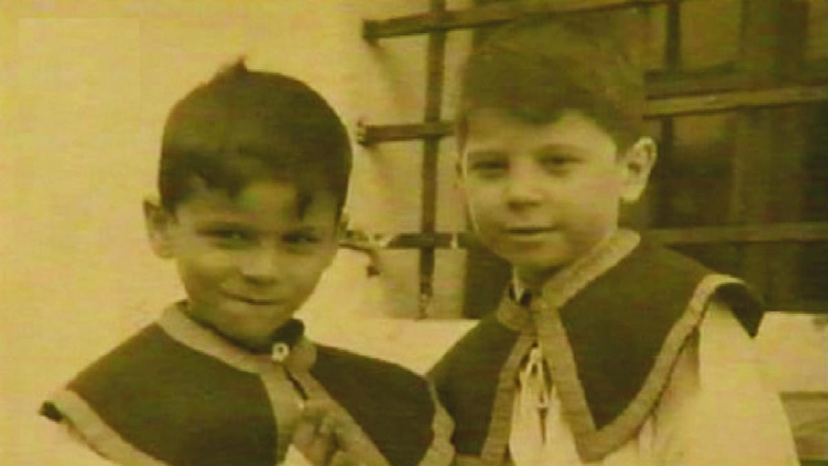 Petr (vlevo) a Martin (vpravo) dělávali v dětství ministranty v kostele.