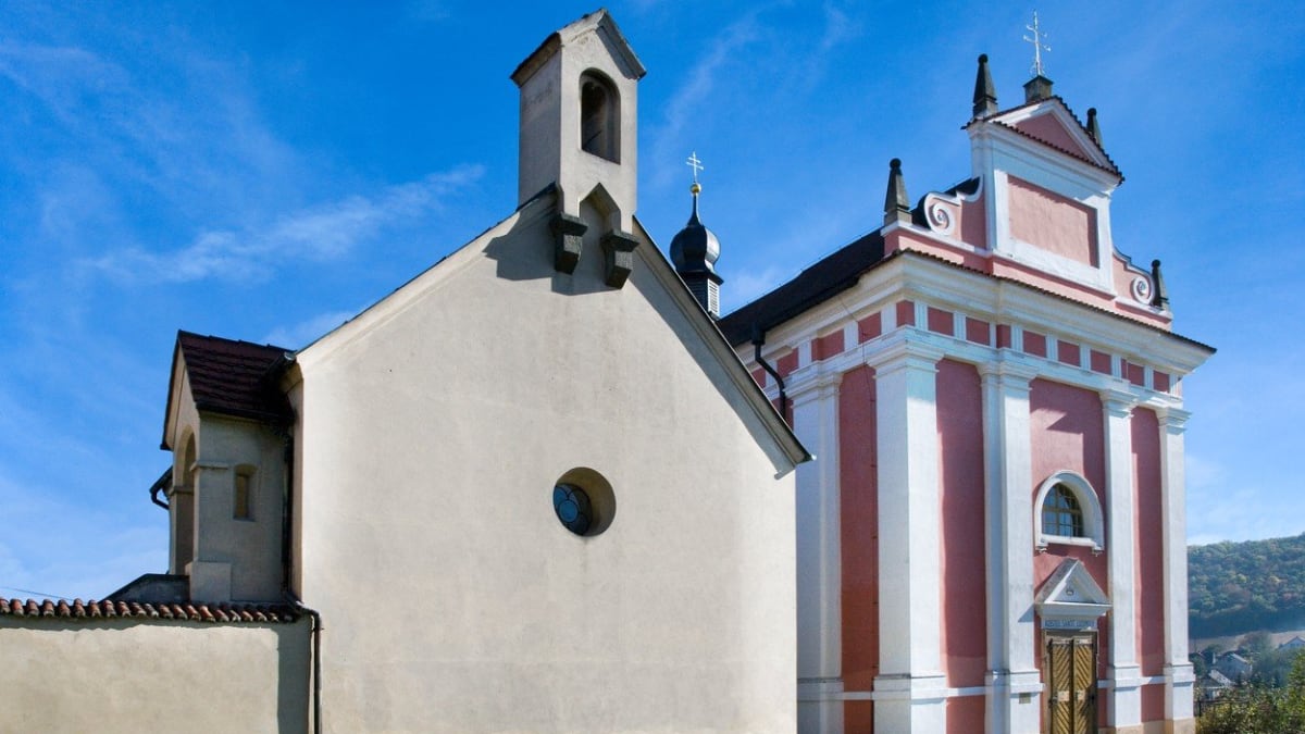 Tetín - kostel sv. Kateřiny a sv. Ludmily