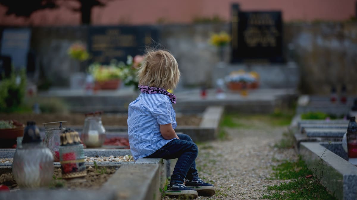 Jak mluvit s dítětem o smrti? 