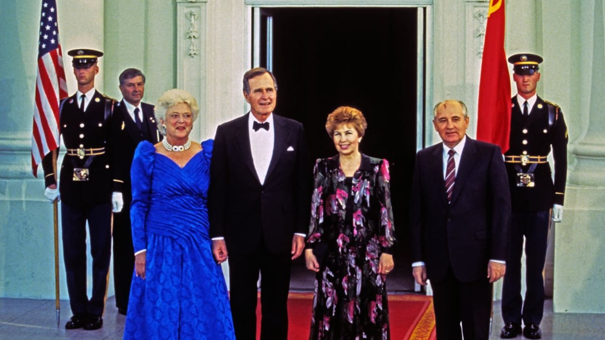 Raisa Gorbačovová - setkání s Bushovými