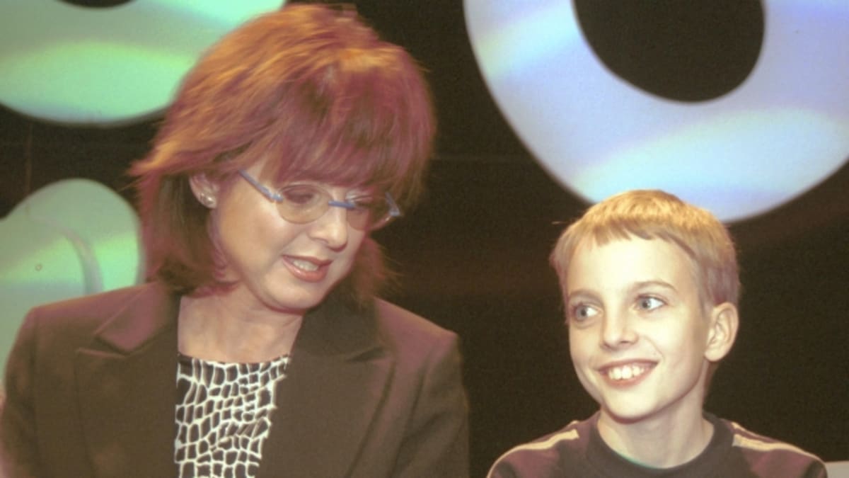 Marie Tomsová v roce 2001 se synem
