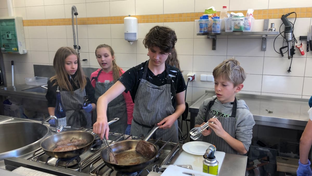 Děti se učí i vařit
