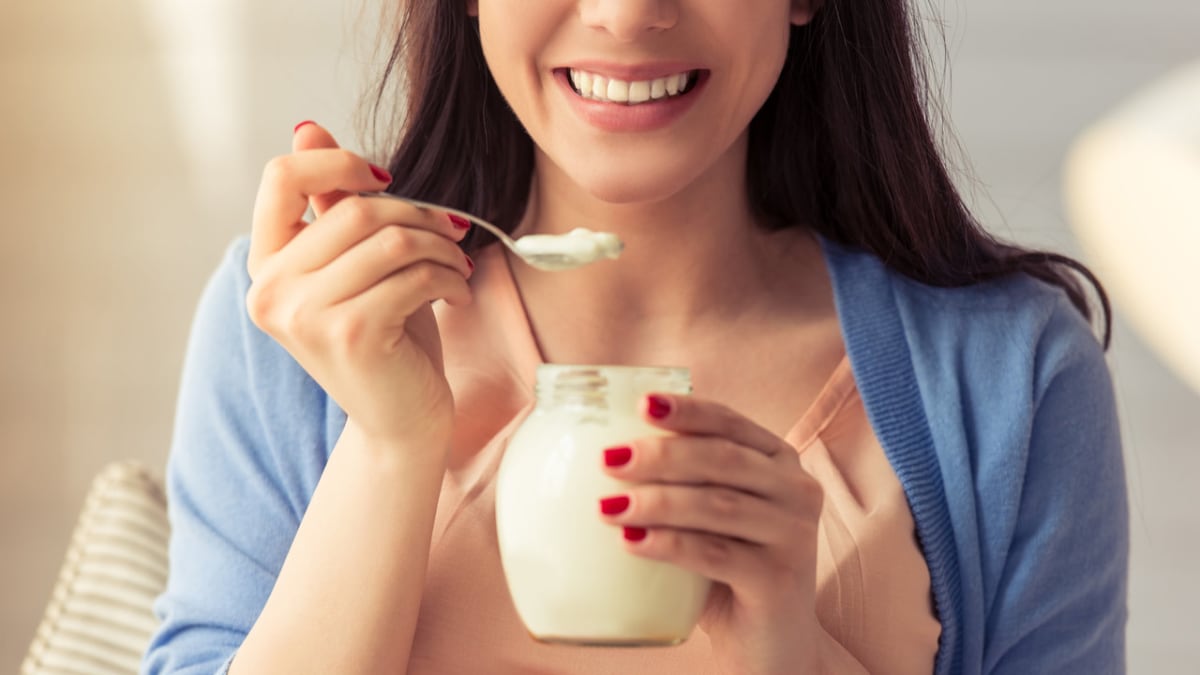 Jogurty jsou zdravé, ale nečekejte, že vám zázračně zlepší trávení nebo vaše tělo zbaví škodlivin
