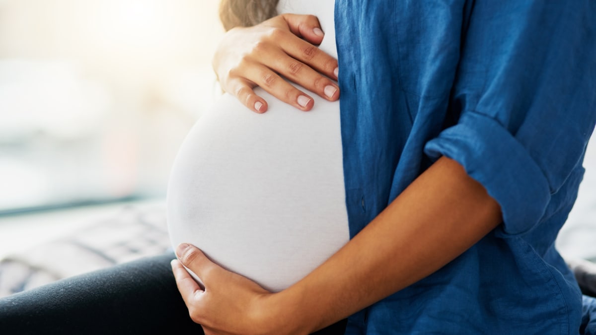 Ženy mohou cítit pohyby plodu i několik let od porodu, tvrdí vědci. Jak je to možné?