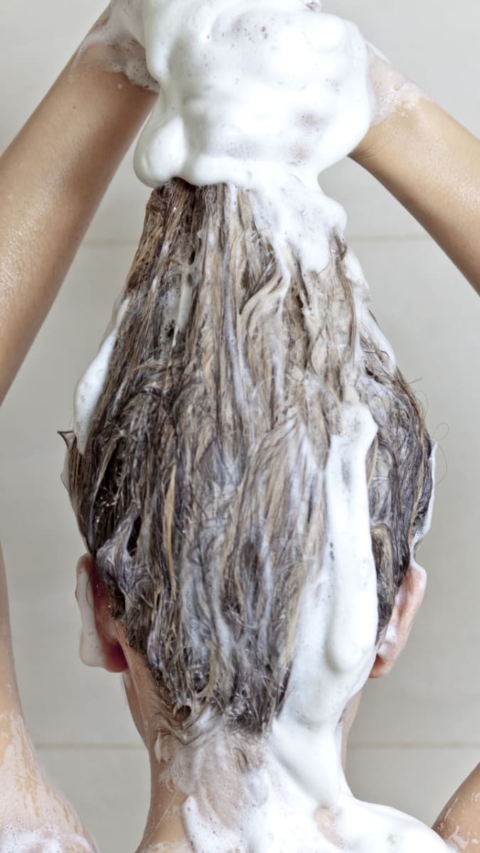 elektrizující vlasy šampon