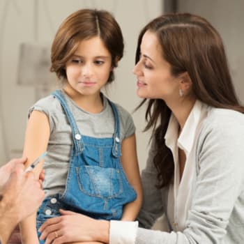 Očkování může pomoci nejen mladým dívkám, ale i dospělým ženám a dokonce i chlapcům