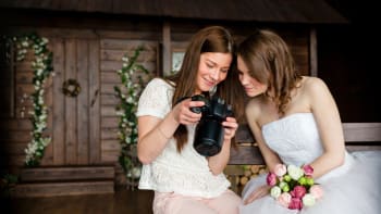 Svatebčan fotografem: 6 tipů, jak pořídit svatební fotky jako profesionál