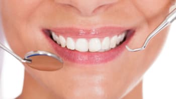 9 věcí, na které jste se chtěli zeptat svého zubaře