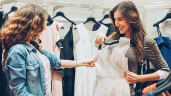 9 věcí, o kterých vám prodavači v obchodech s módou nikdy neřeknou