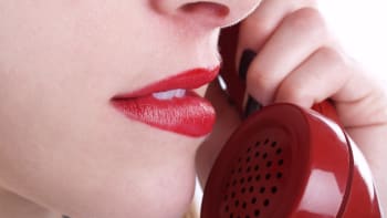 Sex po telefonu: Jak si ho užít, aniž byste se cítila trapně?