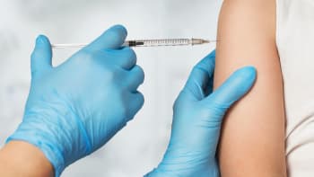 Vyvracíme mýty o zdraví: Jsou očkovací vakcíny bezpečné?