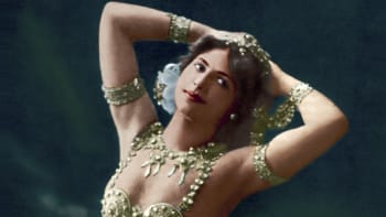 Život svůdné Maty Hari: Tanečnice, femme fatale i špionka, která doplatila na svou naivitu