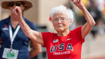 Je jí 103 let a říkají jí Hurikán: Běhající babička ohromuje svět