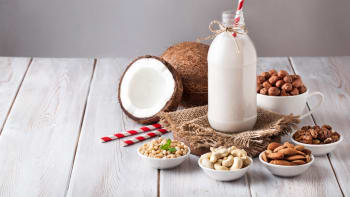 Rostlinná mléka: Proč je pít a jak vybrat ta správná?