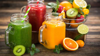 Džus, fresh, smoothie, celé ovoce: Co je pro zdraví a hubnutí lepší?