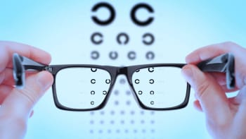 ONLINE CHAT: Ptejte se odbornice na oční vady a operace očí doc. Šárky Skorkovské