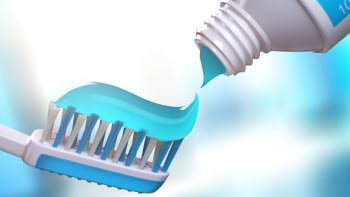 Přírodní versus chemické: Víte, kolik chemie obsahuje vaše zubní pasta?
