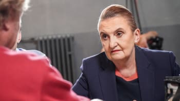 Exkluzivní ukázka: Eva Holubová dá v seriálu Slunečná slušnou facku. Komu?