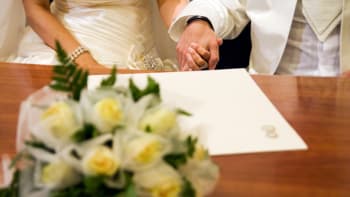 (Před)manželská smlouva: Kdy se vyplatí a kdy váš majetek neochrání?